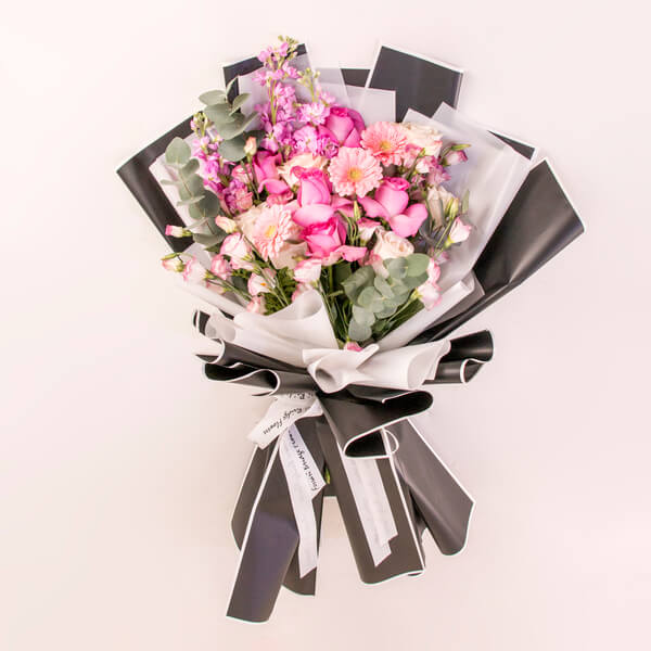 midnight-orchid-rose-hand-bouquet