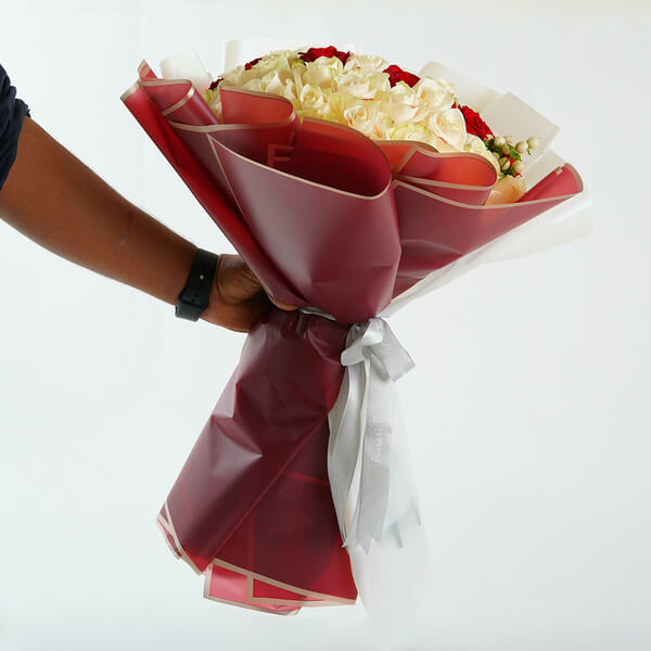 Qatars Crimson White